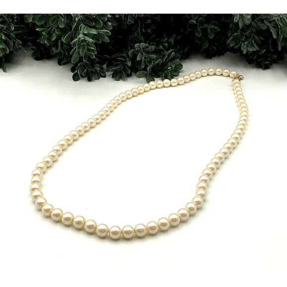 Classic Faux Pearl Necklace With Gold Clasp - Picture 4 of 6